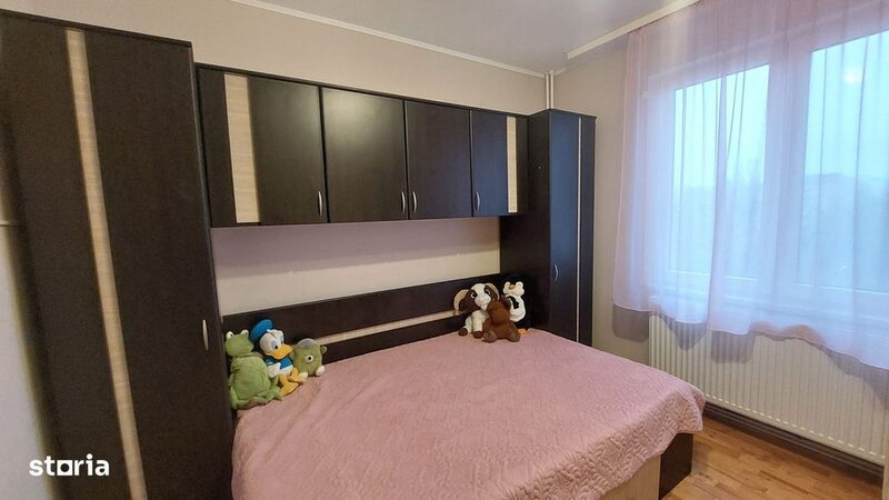 Gorjului, vanzare apartament 3 camere cu centrala.